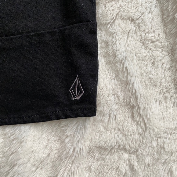 Black “Paneled” Volcom Mini Skirt - Picture 6 of 6